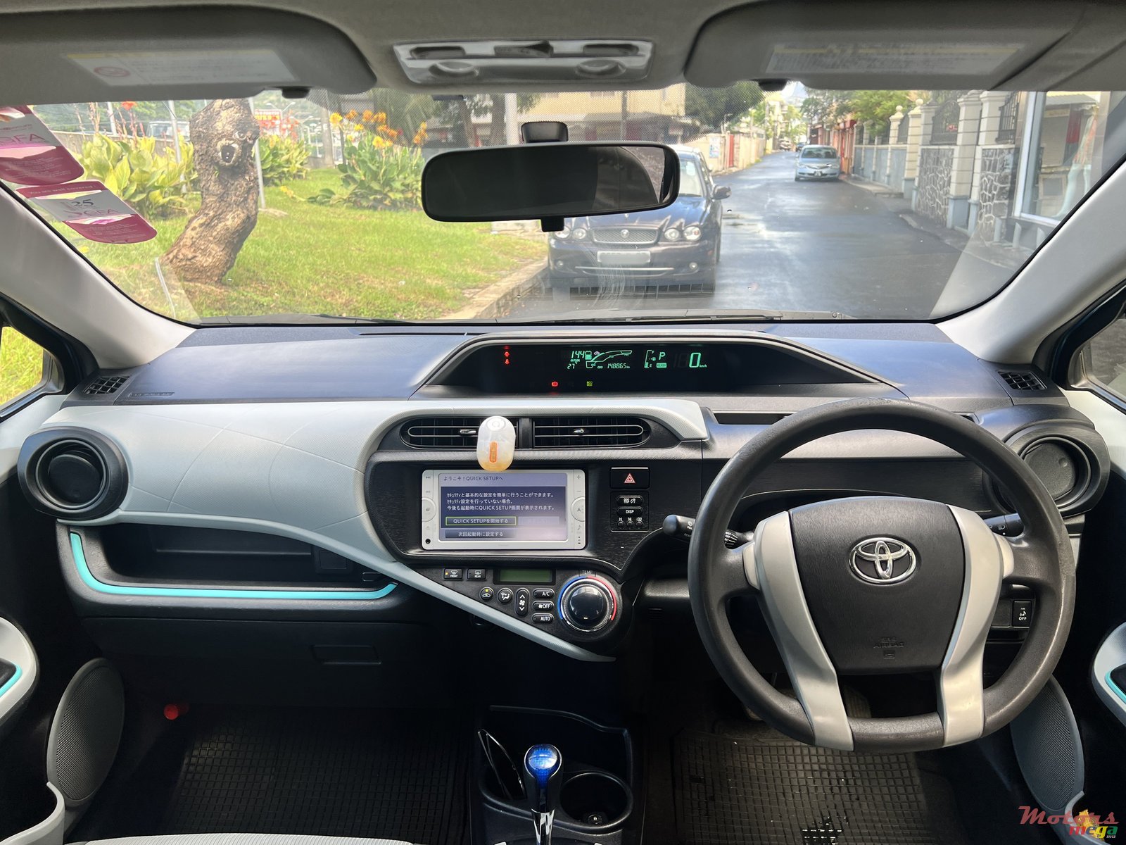 2013' Toyota Aqua photo #5