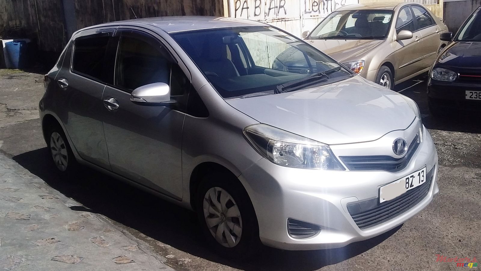 2013' Toyota Vitz photo #1