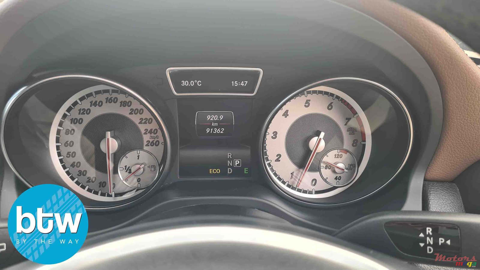 2015' Mercedes-Benz GLA-Class photo #7