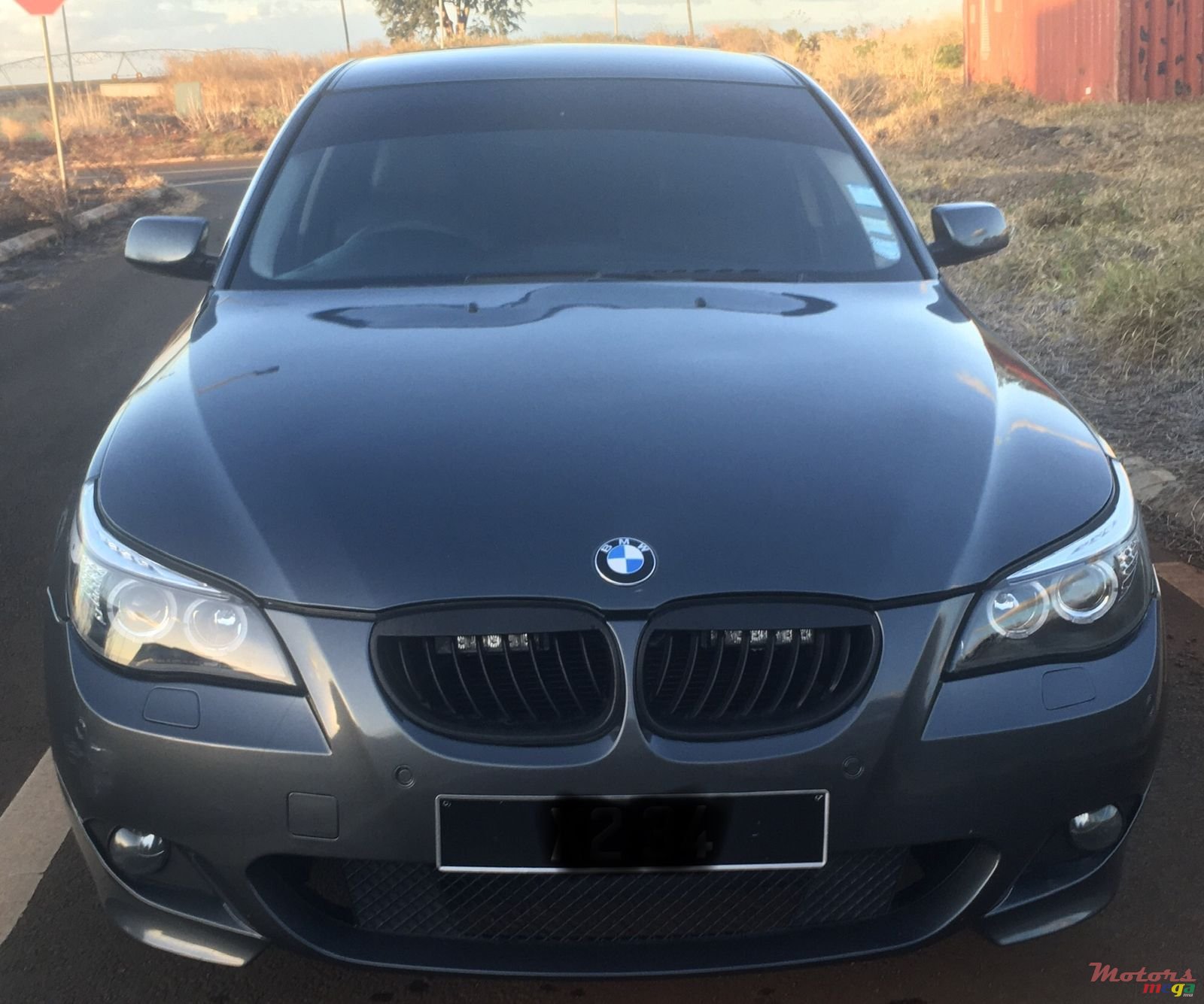 2004' BMW 1 Series 5 Door photo #1