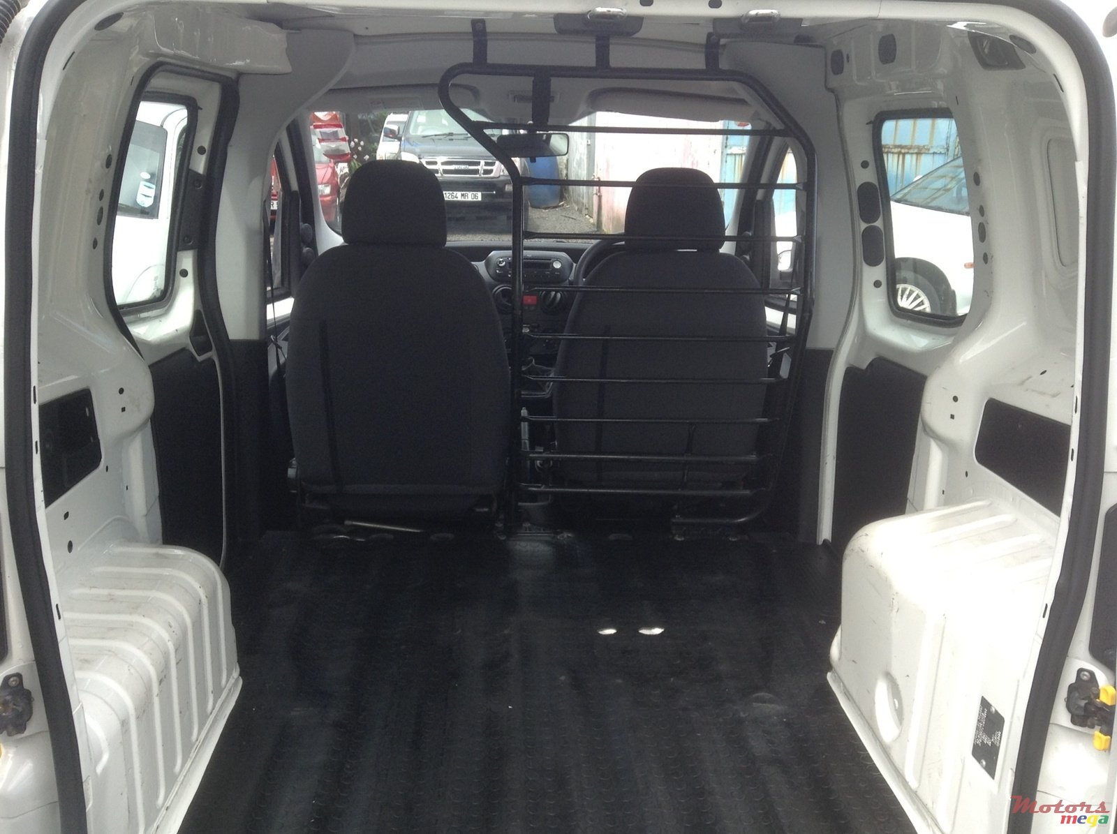 2011' Peugeot Bipper photo #4