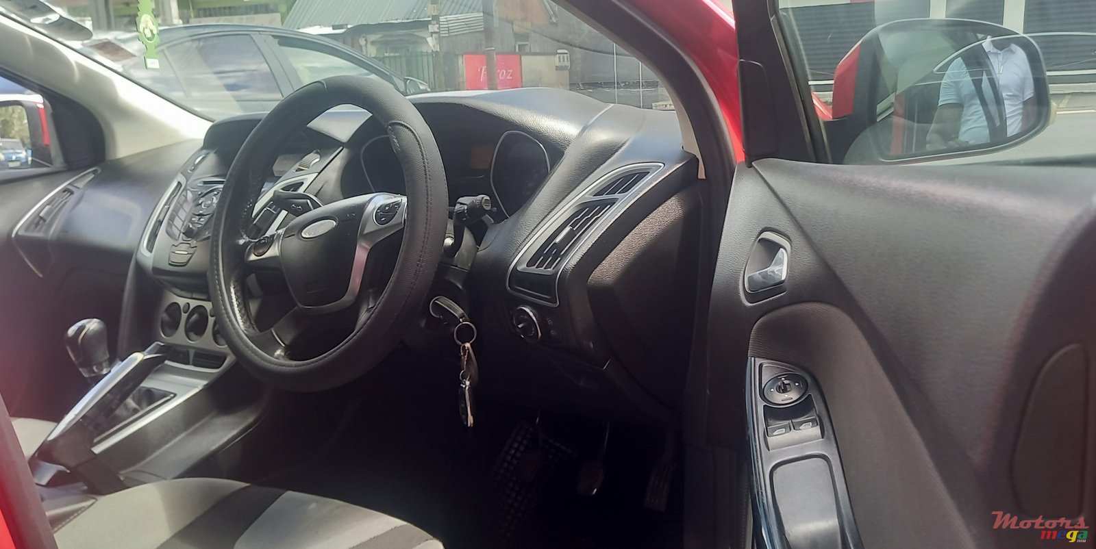 2012' Ford Focus photo #5