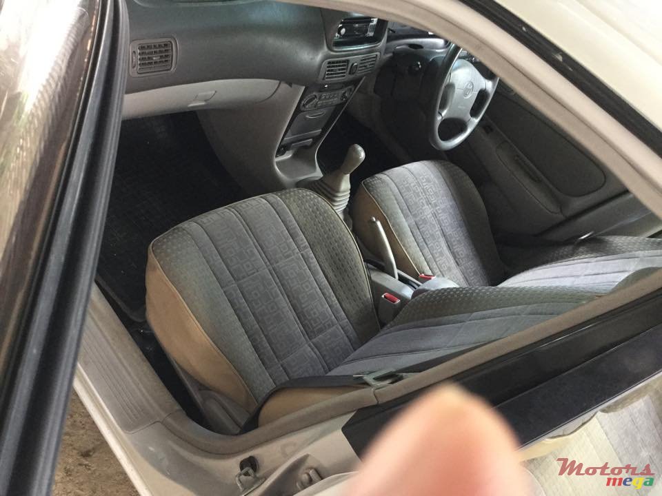 1998' Toyota photo #2