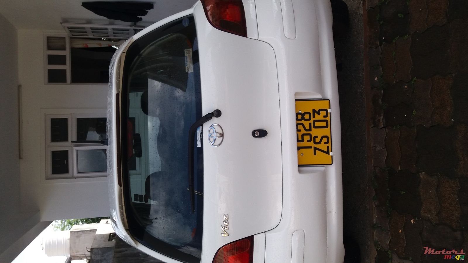 2003' Toyota Vitz photo #3