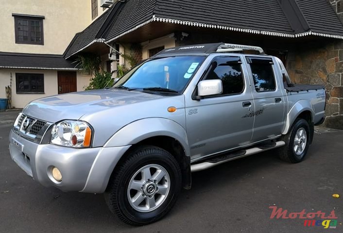 2006' Nissan Hardbody photo #2