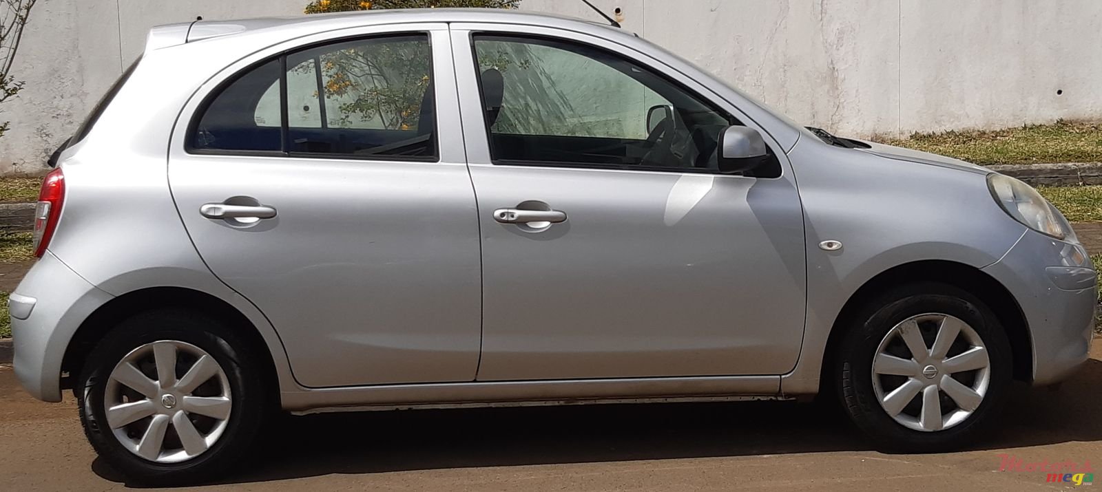 2012' Nissan March photo #1