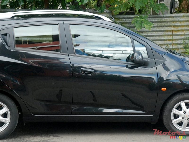2011' Chevrolet Spark photo #3