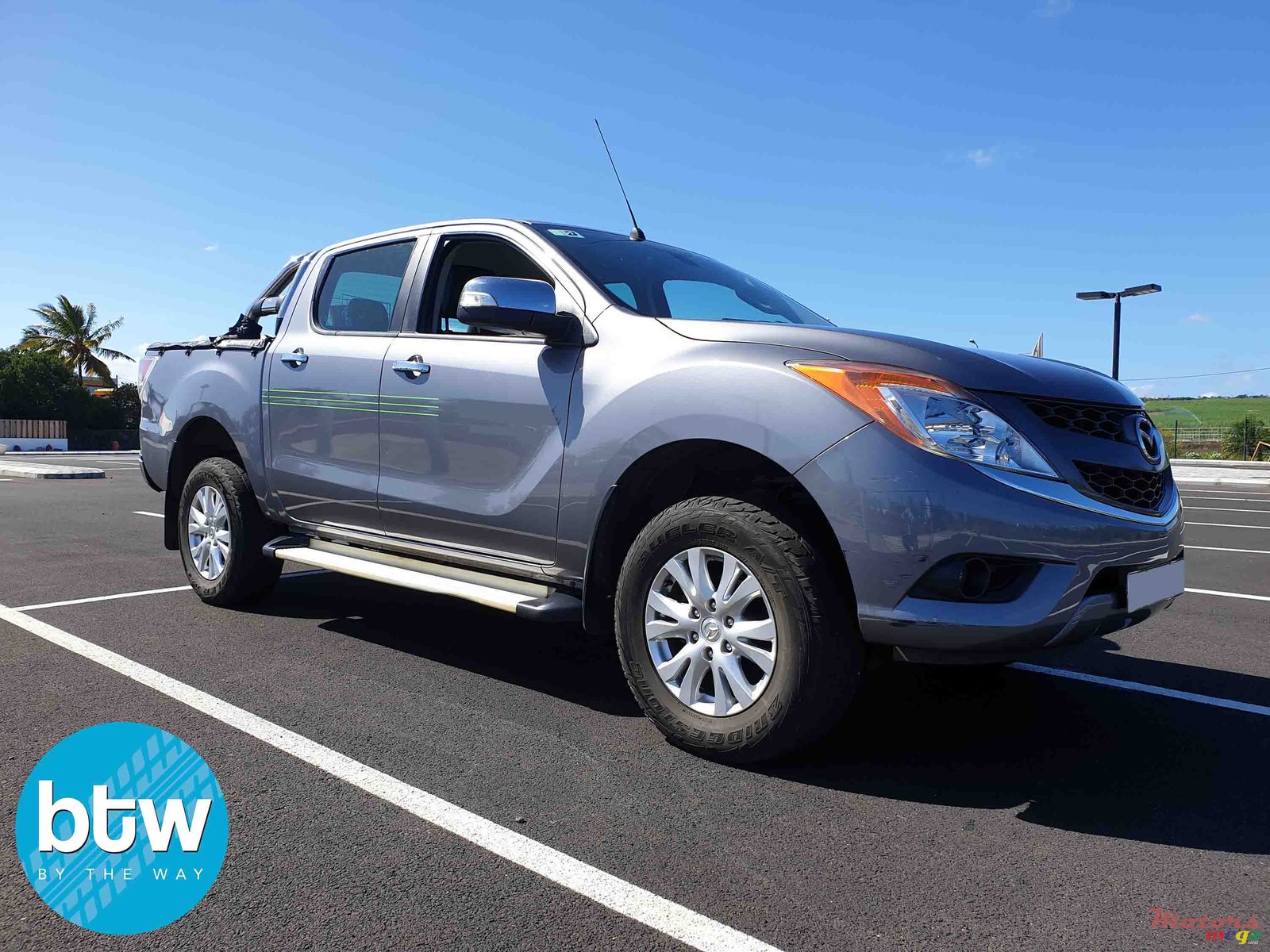 2015' Mazda BT-50 photo #1