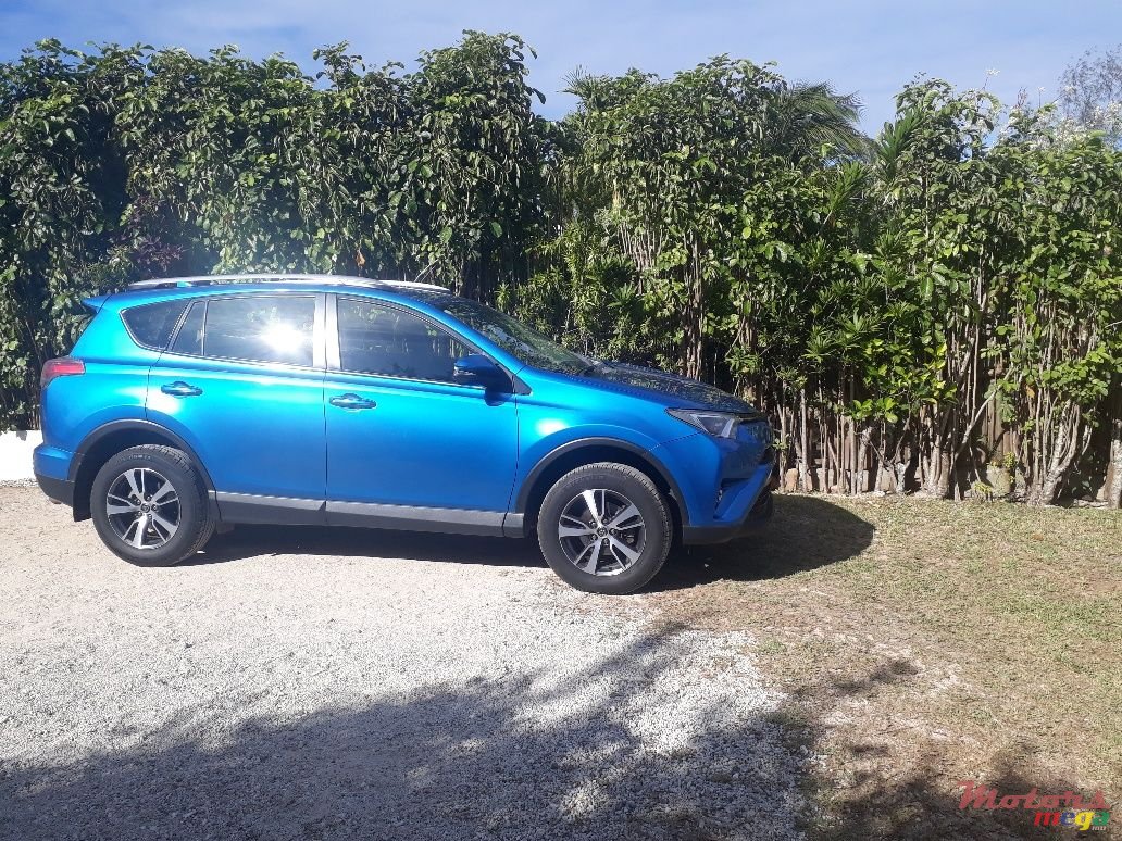 2017' Toyota photo #1