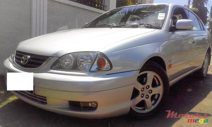 2003' Toyota Avensis photo #7