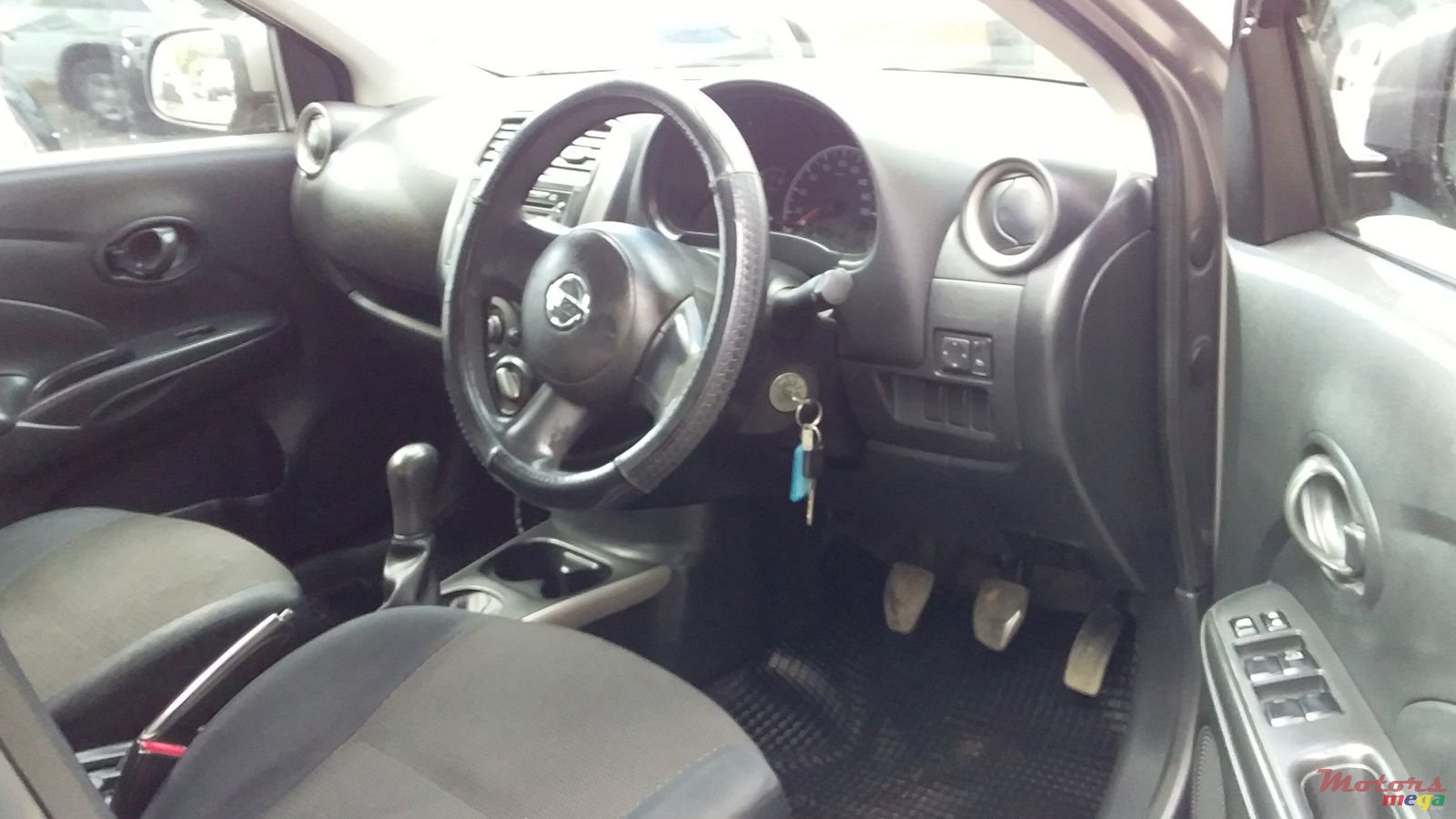 2013' Nissan Almera photo #3