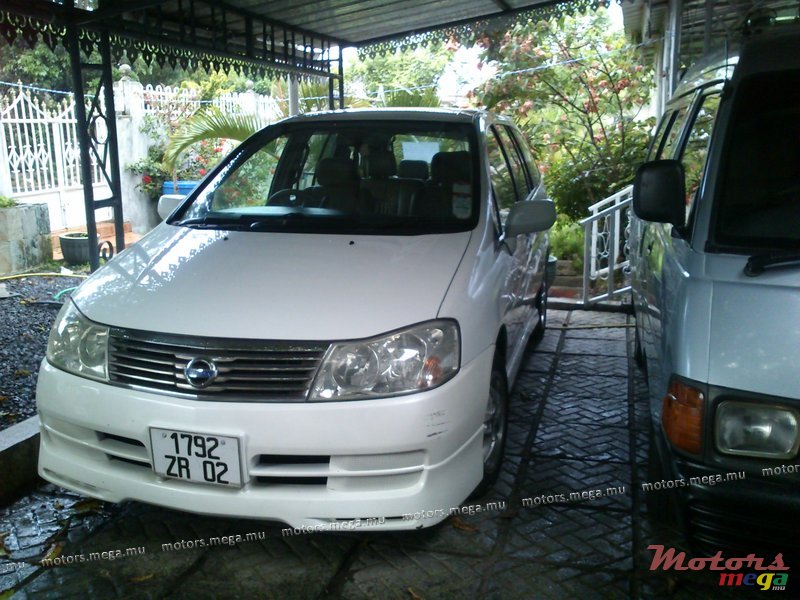 2002' Nissan Prairie 6 place  photo #1