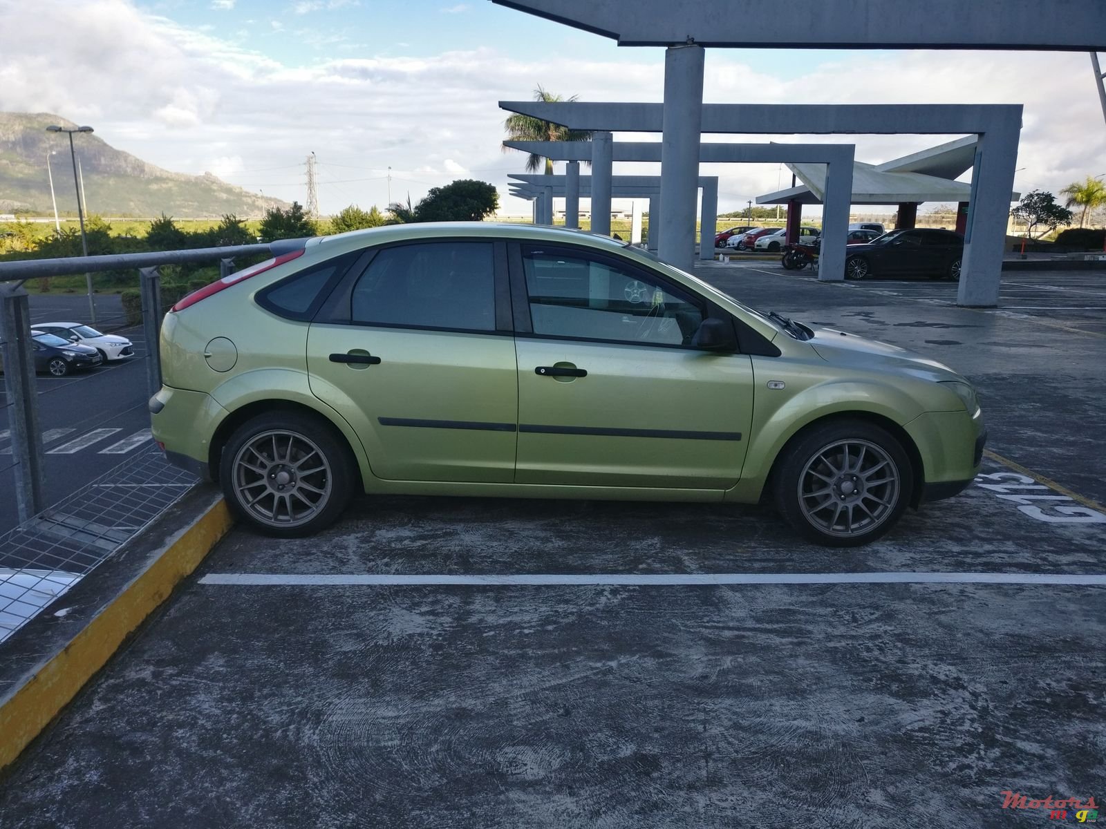 2005' Ford Focus photo #3