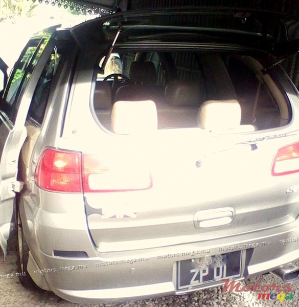 2001' Nissan Prairie Nissan Liberty Prairie photo #4