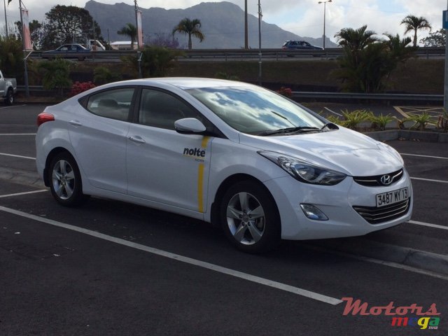 2013' Hyundai Elantra photo #1