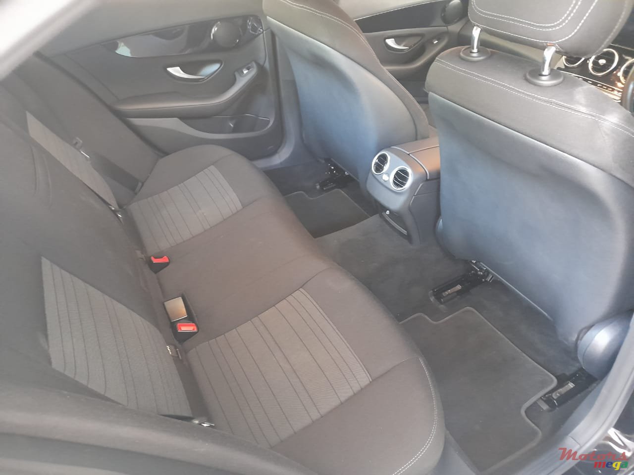 2014' Mercedes-Benz C-Class photo #3