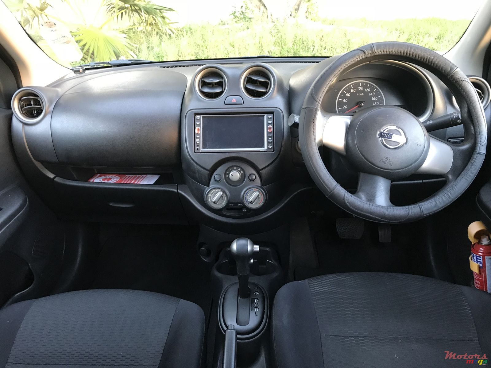 2011' Nissan photo #6