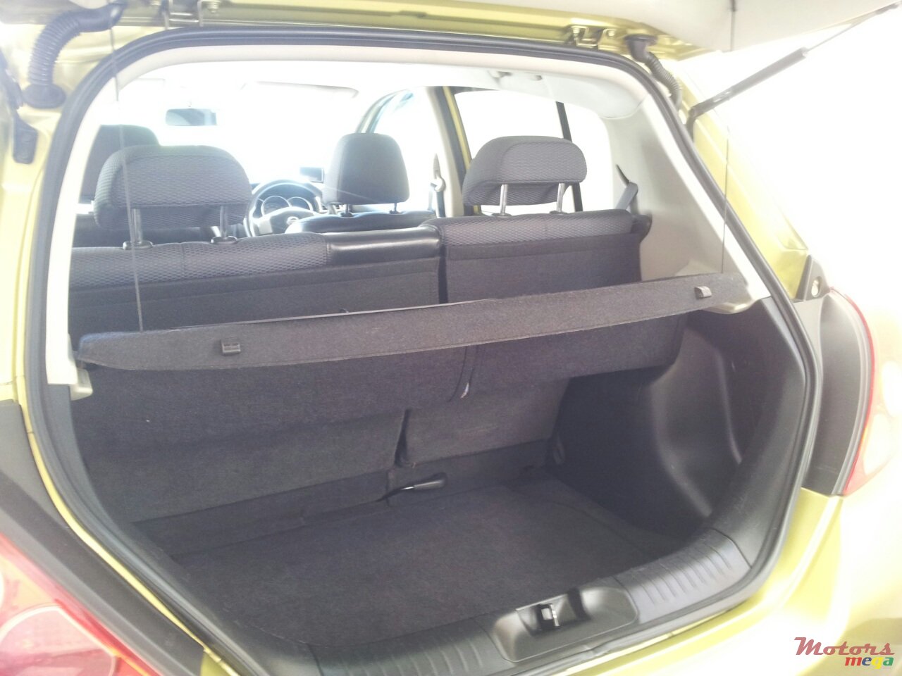 2005' Nissan photo #3