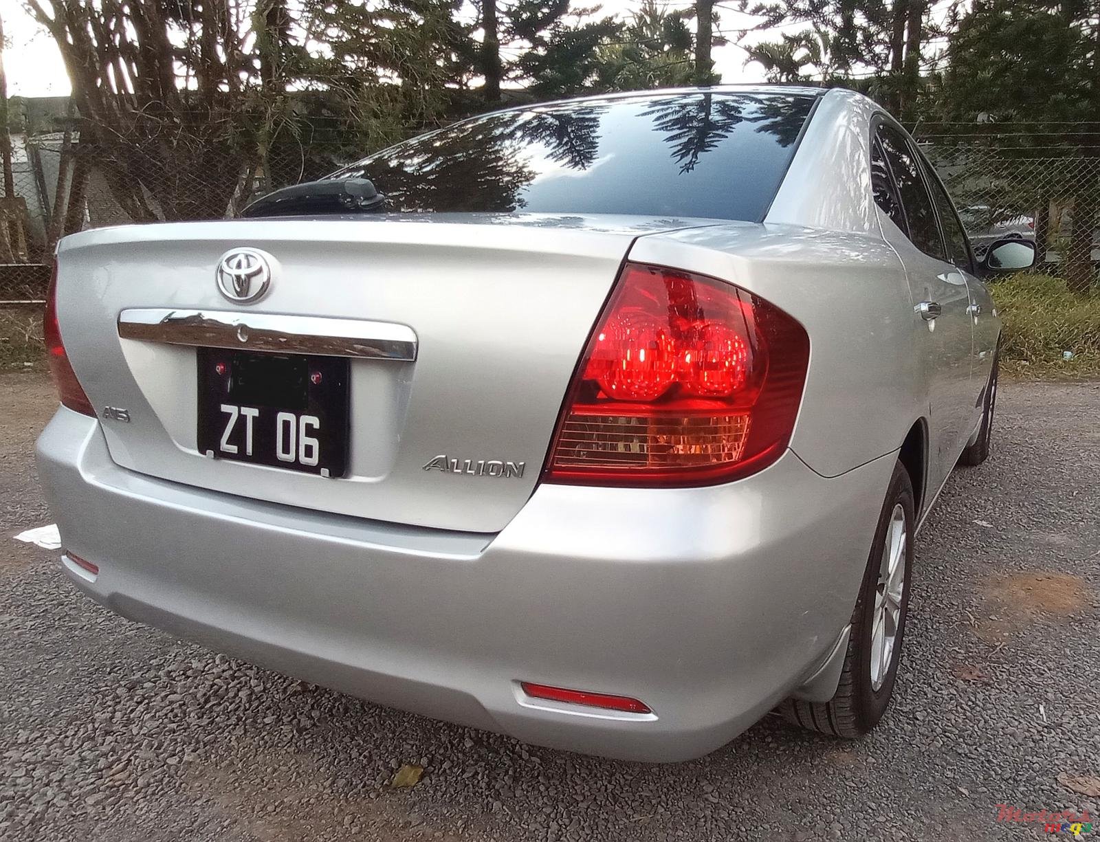 2006' Toyota Allion photo #3