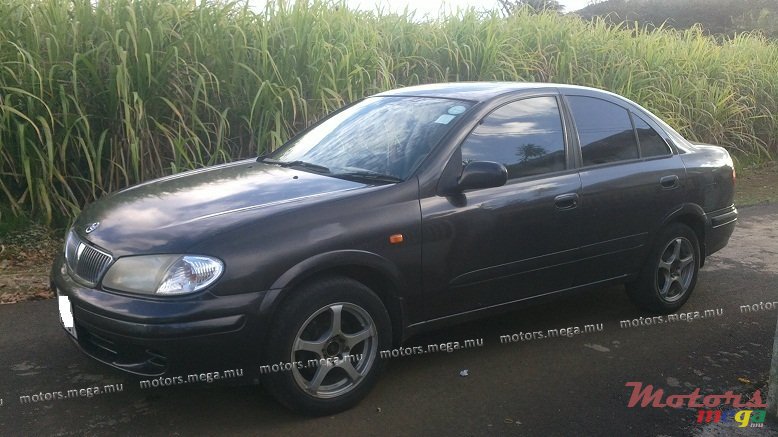 2001' Nissan photo #2