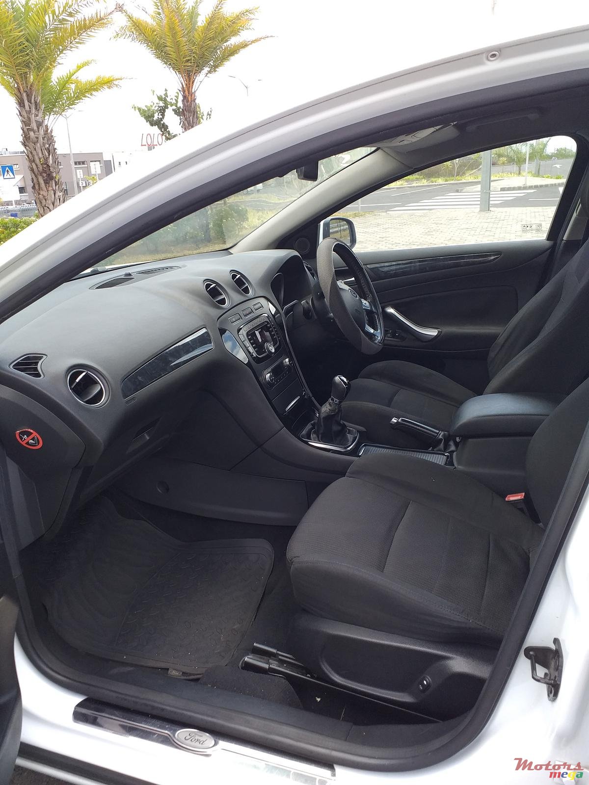 2013' Ford Mondeo photo #7