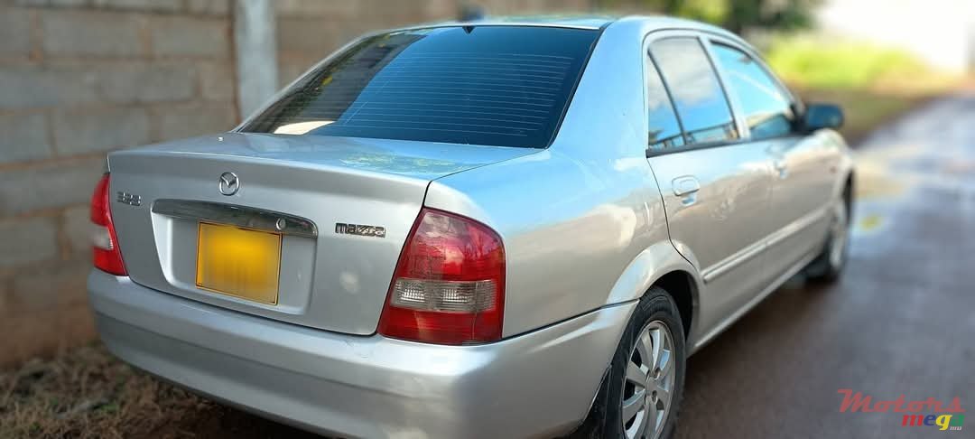 2000' Mazda 323 photo #2