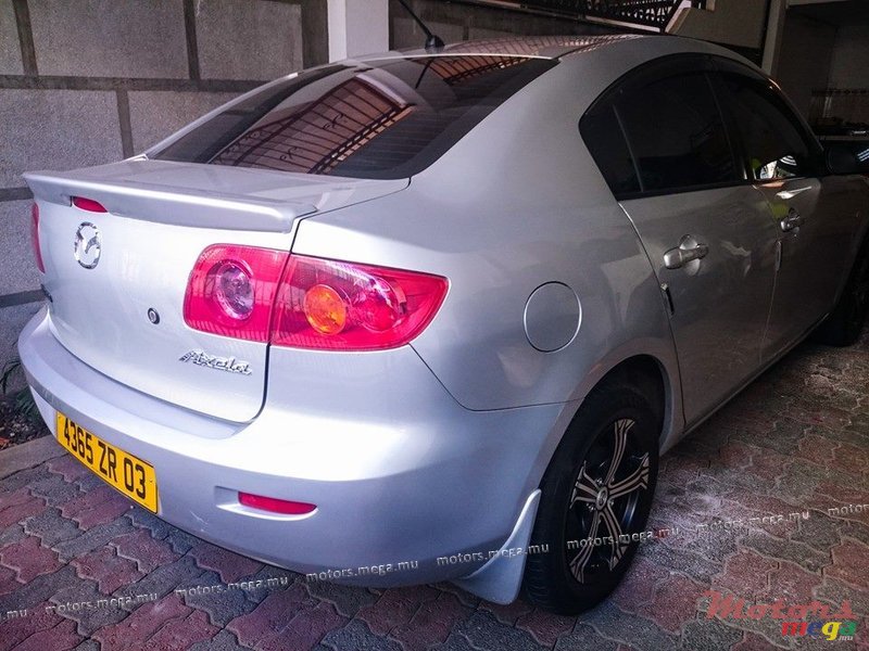 2003' Mazda Axela photo #2