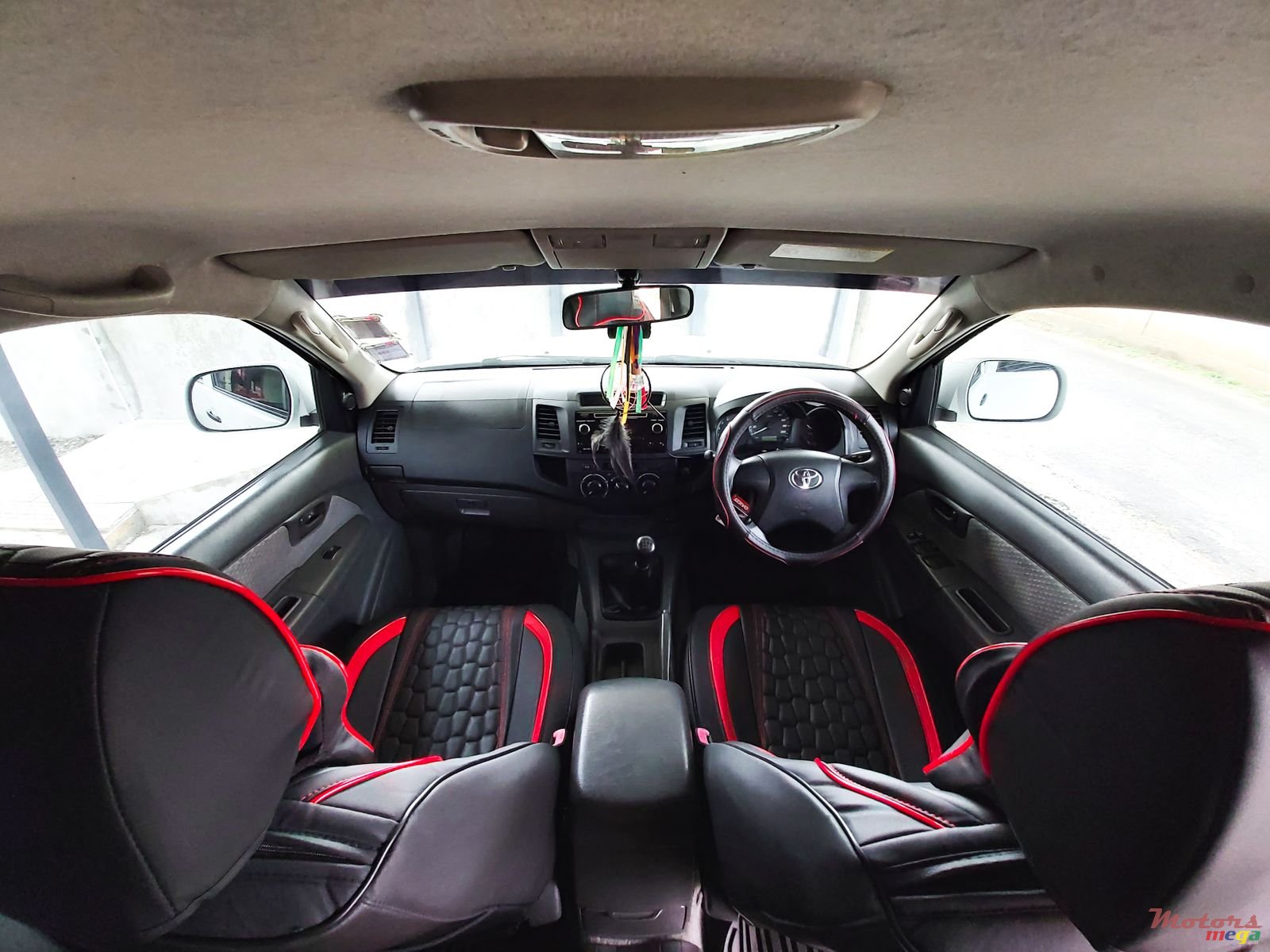 2014' Toyota Hilux photo #4