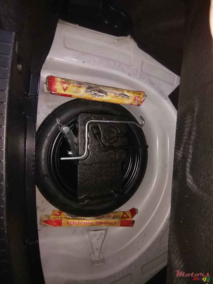 2008' Toyota Axio photo #7