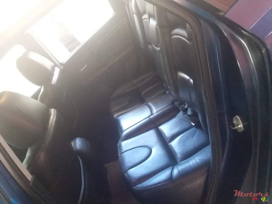 2005' Mazda 3 photo #4