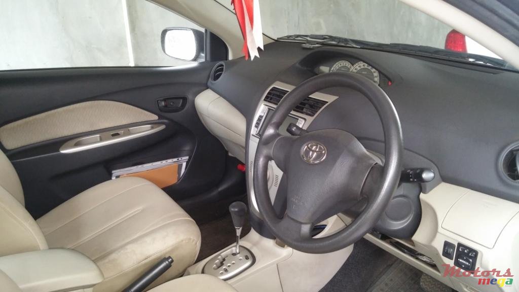 2006' Toyota Brevis Toyota Belta photo #3