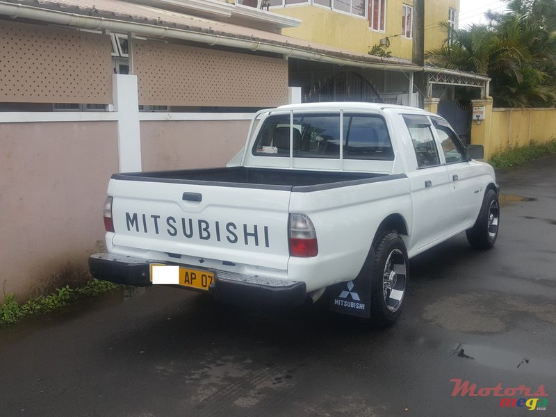 2007' Mitsubishi L200 photo #2