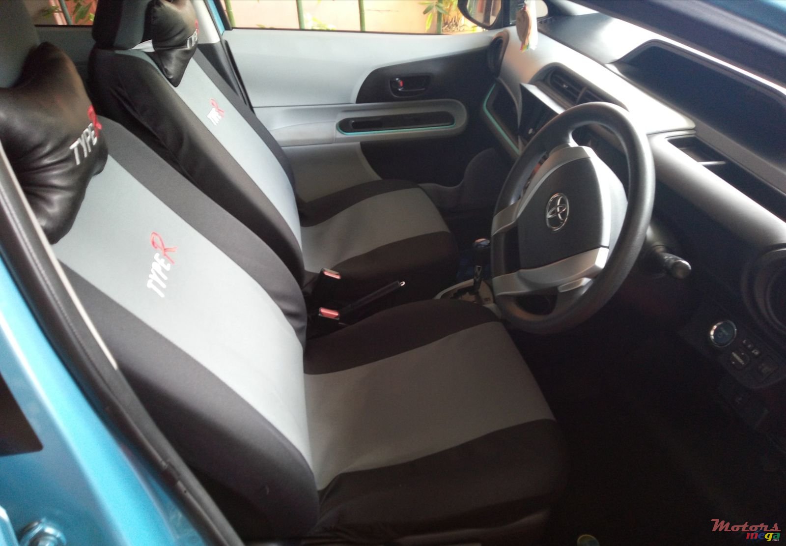 2012' Toyota Aqua photo #1