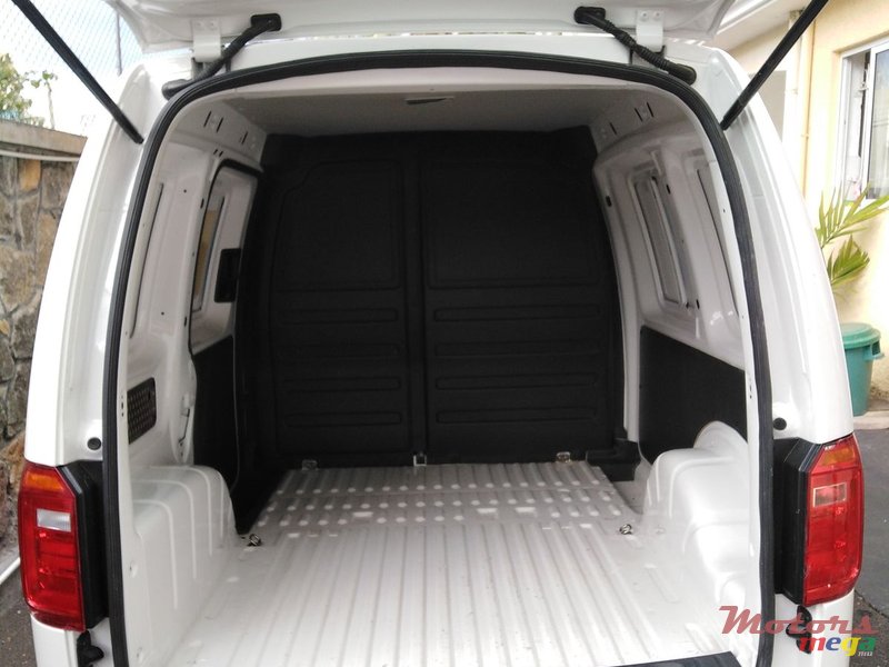 2018' Volkswagen Caddy Panel Van photo #3