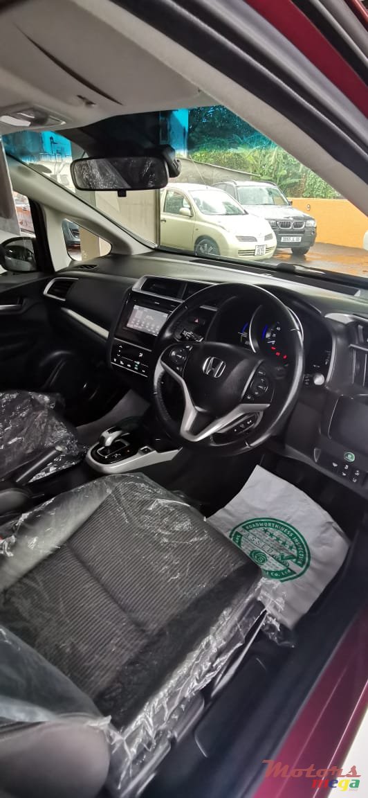 2017' Honda FIT USA Hybrid L Package photo #2