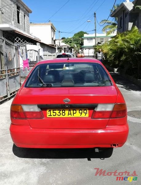 1999' Nissan Primera photo #2