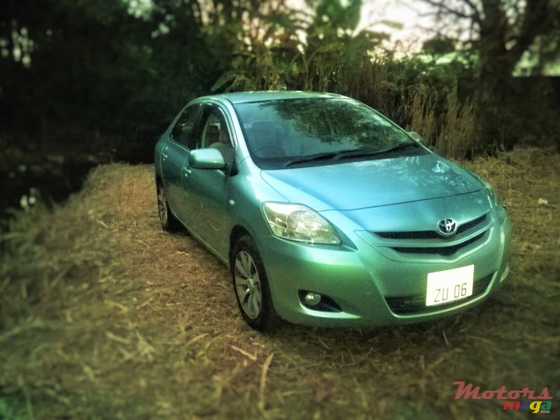 2006' Toyota Belta 1.3 G Edition photo #1