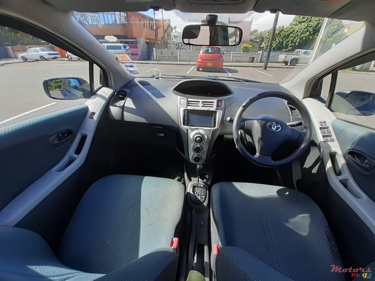 2007' Toyota Vitz automatic photo #7