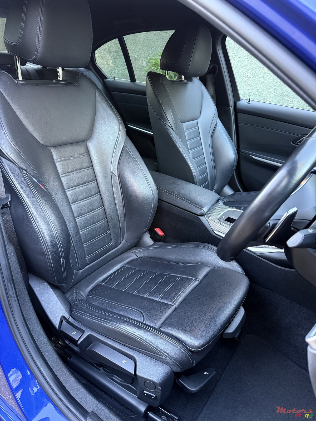 2019' BMW 330 photo #6