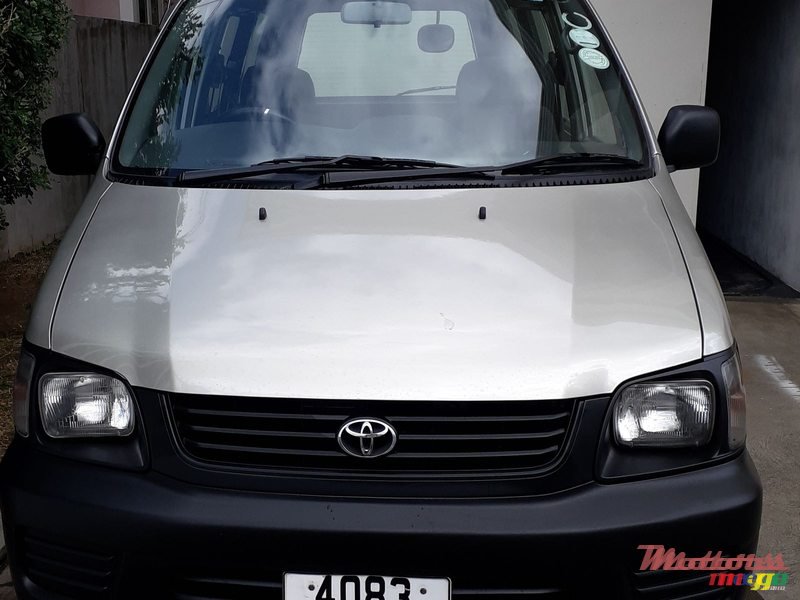 2003' Toyota Town Ace photo #1