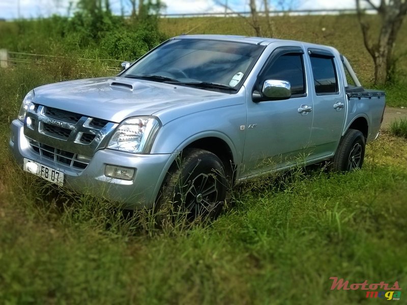 2007' Isuzu D-Max LS photo #1