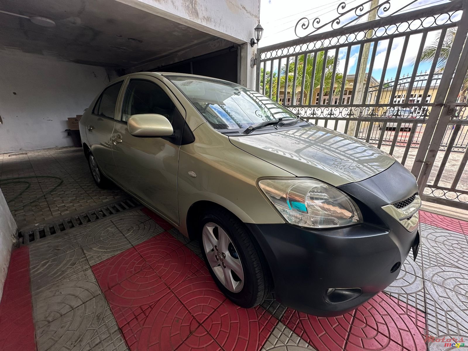 2008' Toyota Yaris photo #4