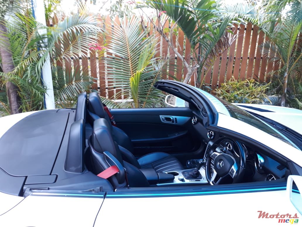 2015' Mercedes-Benz SLK 350 photo #4