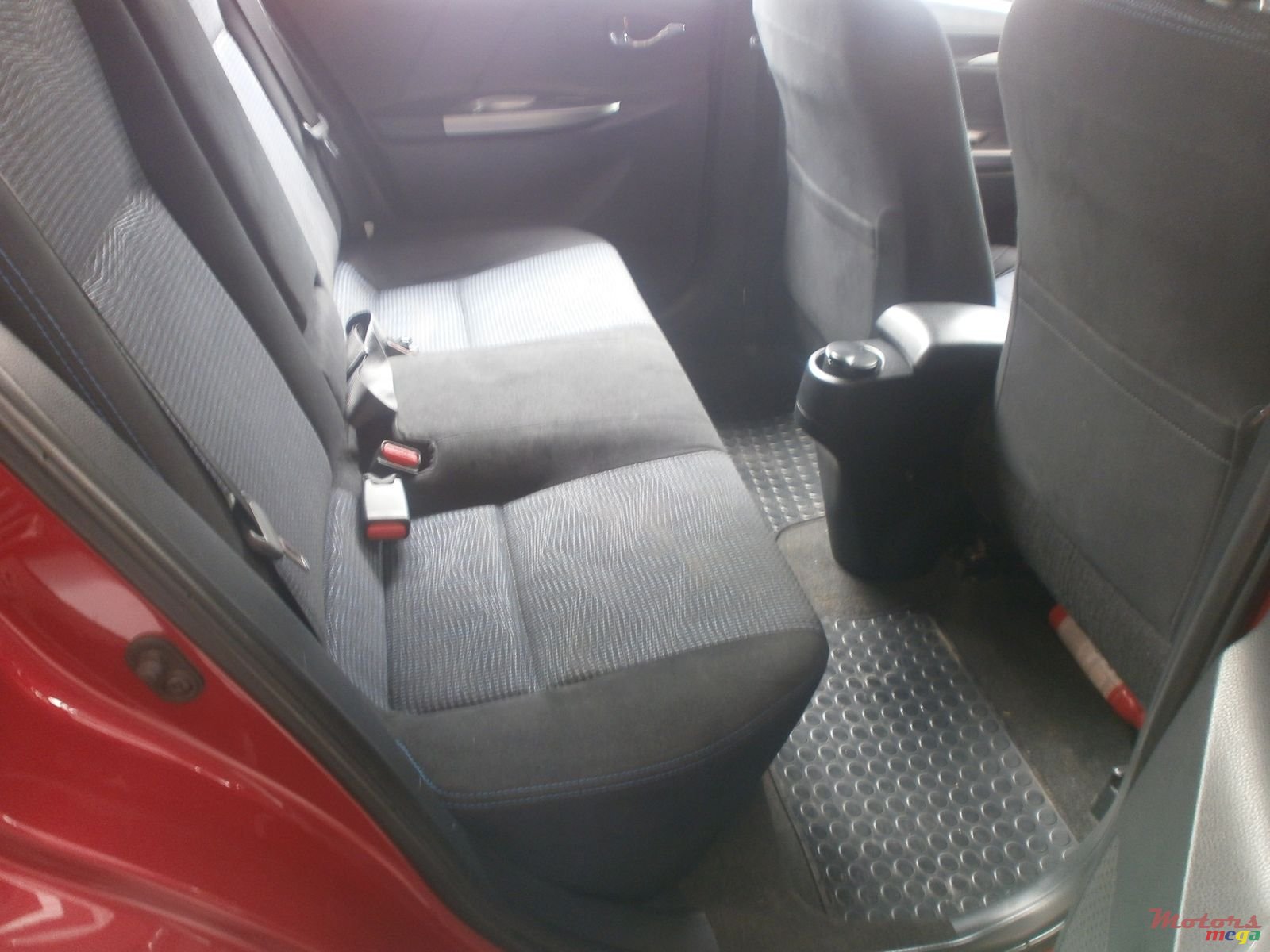 2015' Toyota Yaris photo #2