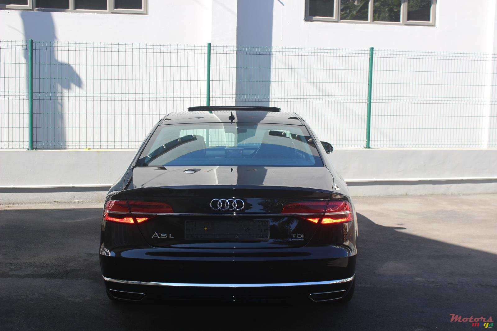 2015' Audi A8 photo #2