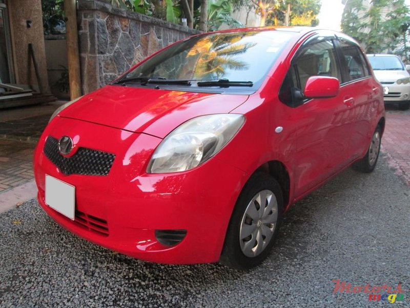 2006' Toyota Vitz photo #4