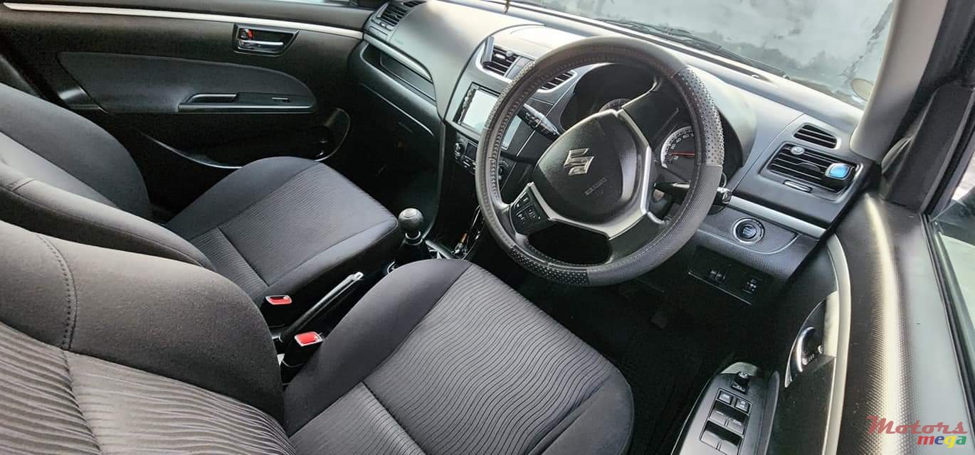 2013' Suzuki Swift photo #5