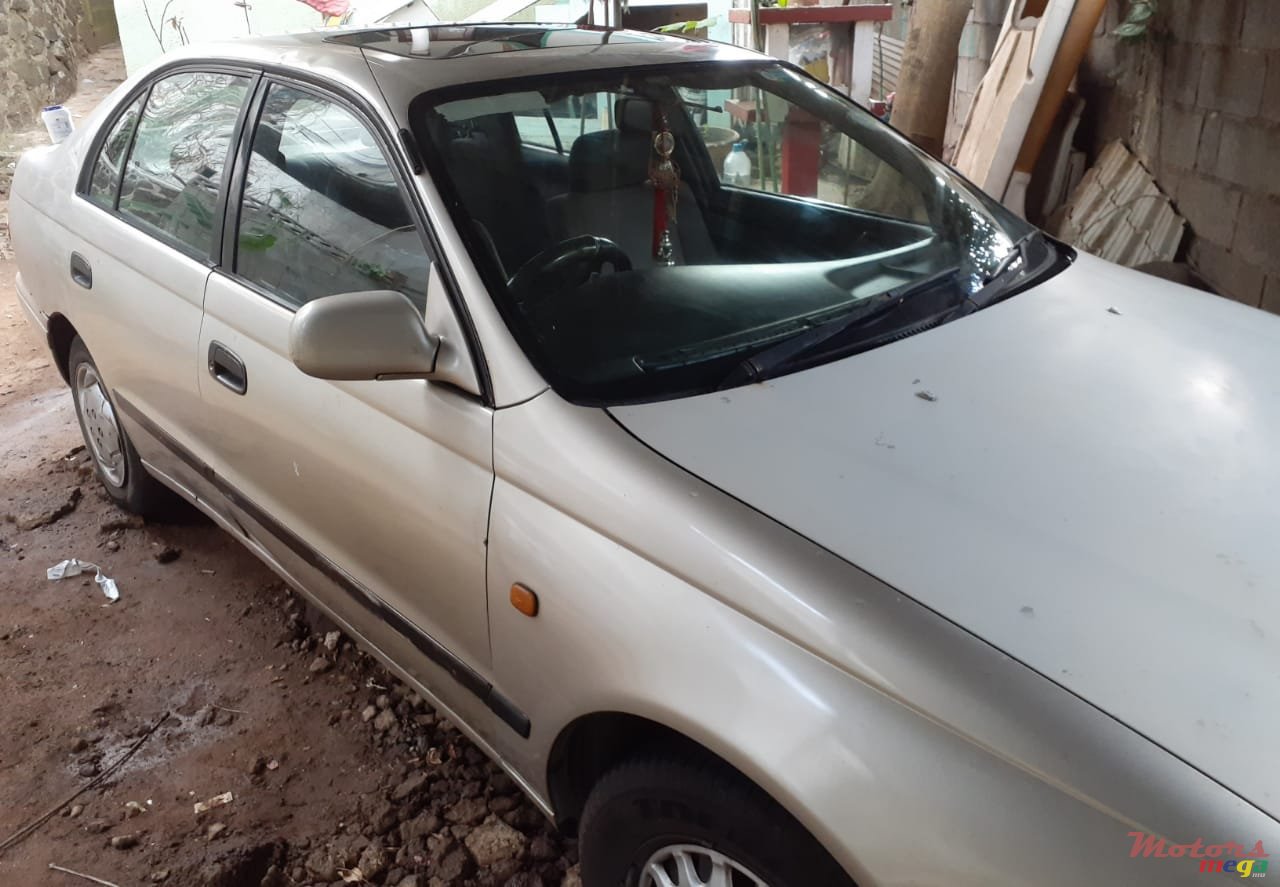 1993' Toyota Carina photo #1