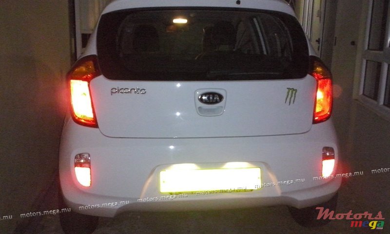 2013' Kia Picanto photo #4