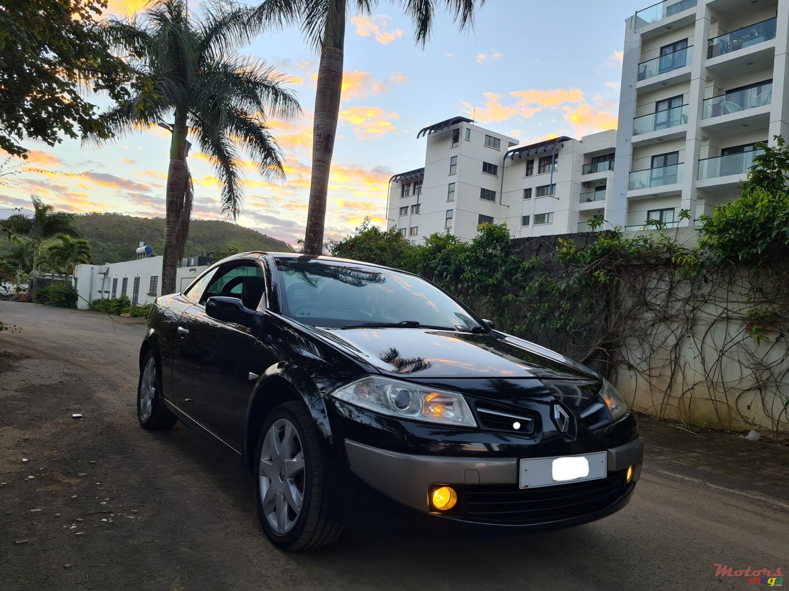 2009' Renault Megane Decapotable cabriolet photo #2